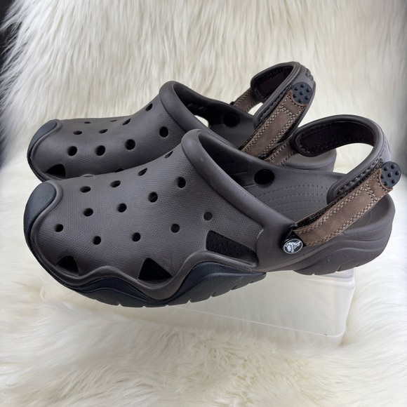 CROCS Dual-Tone Clogs - Picture 2 of 10